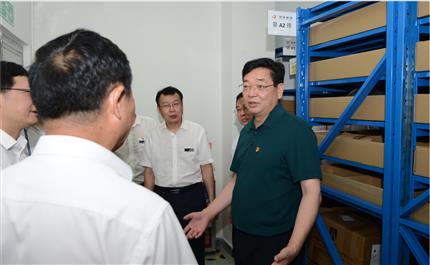 河南航投黨委書記、董事長(zhǎng)張明超 深入中原龍浩開展“不忘初心、牢記使命”主題教育調(diào)研
